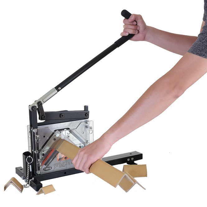 Knipschaar voor kartonnen hoekprofielen